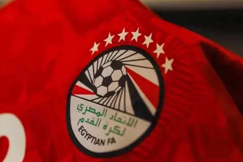 منتخب مصر يظهر بالقميص الأحمر أمام بوركينا فاسو